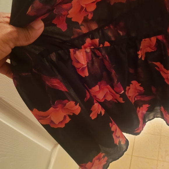 Plus Size Black Rose Long sleeve Maxi - Picture 9 of 9